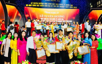 Trường THPT DTNT Tỉnh với niềm vui 5 em học sinh được UBND tỉnh Nghệ An tuyên dương